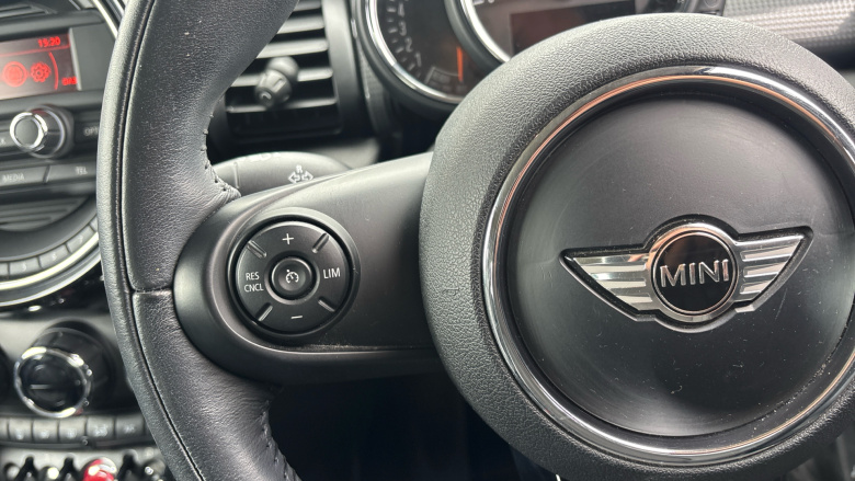 MINI Hatchback 1.5 Cooper 3dr Petrol Hatchback